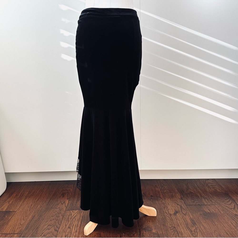Dark In Love Black Velvet Gothic Mermaid Maxi Skirt with Lace Appliqué - Picture 4 of 9